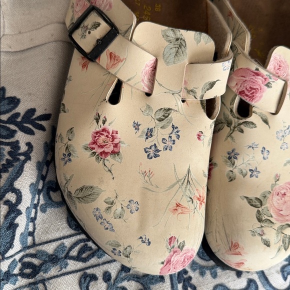Papillio pink cabbage roses forget me nots Clogs  buckles by Birkenstock size 38 - Picture 6 of 17